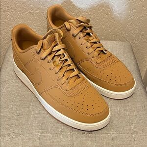 Mens Nike Court Vision Lo, size 10.5